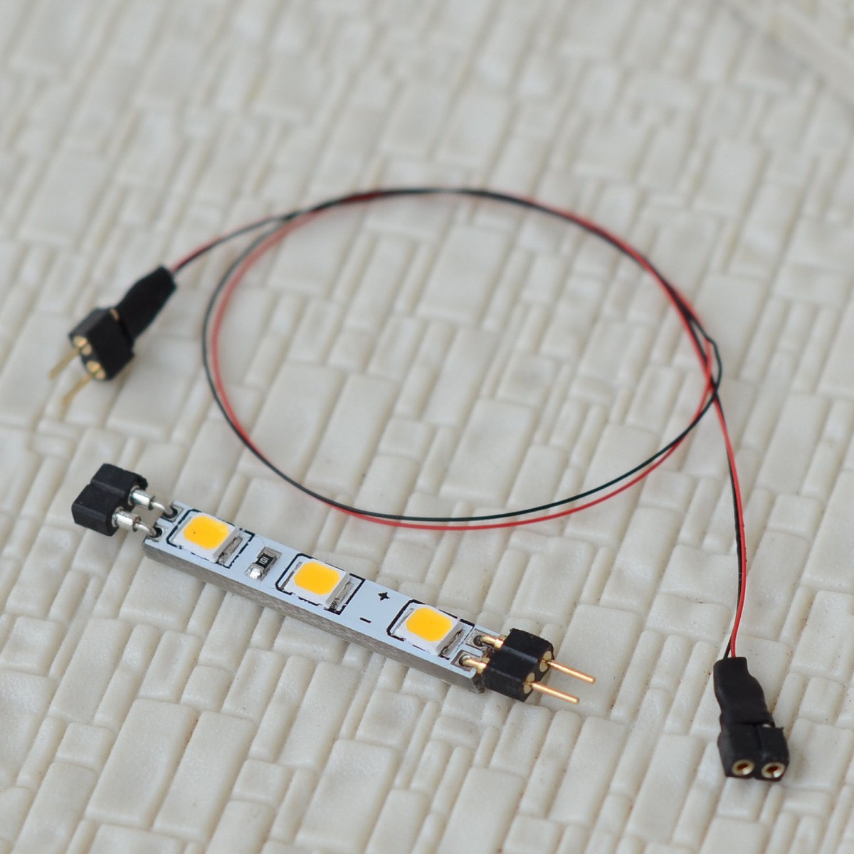 2 x LED lighting strips + Extension Kit connector passenger car lights 4mm wide 2 x LED lighting strips + Extension Kit connector passenger car lights 4mm wide